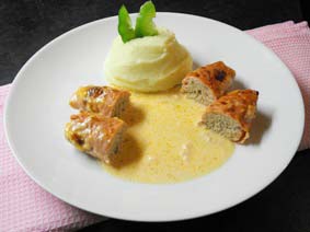 Mince-rolls-in-cream-sauce-recipe-irelandcooks.JPG