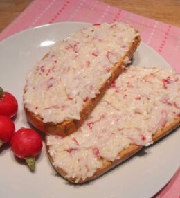 Radish and cheese spread