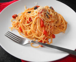 Tomato and anchovies spaghetti