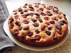 raspberry-and-blackberry-cake-recipe-irelandcooks