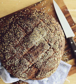 Sunflower bread with molasses